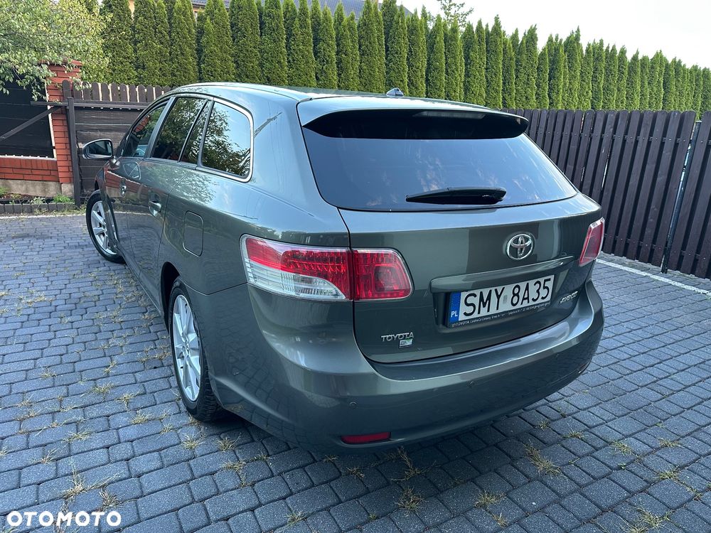Toyota Avensis - 10