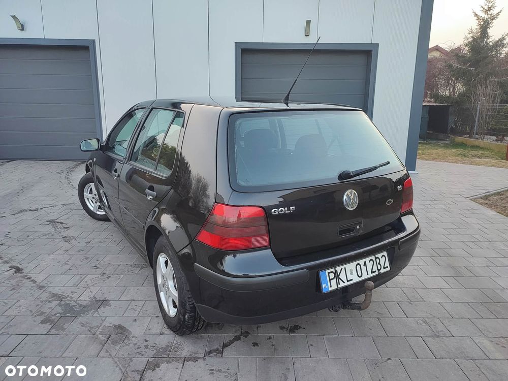 Volkswagen Golf 1.6 Comfortline - 5