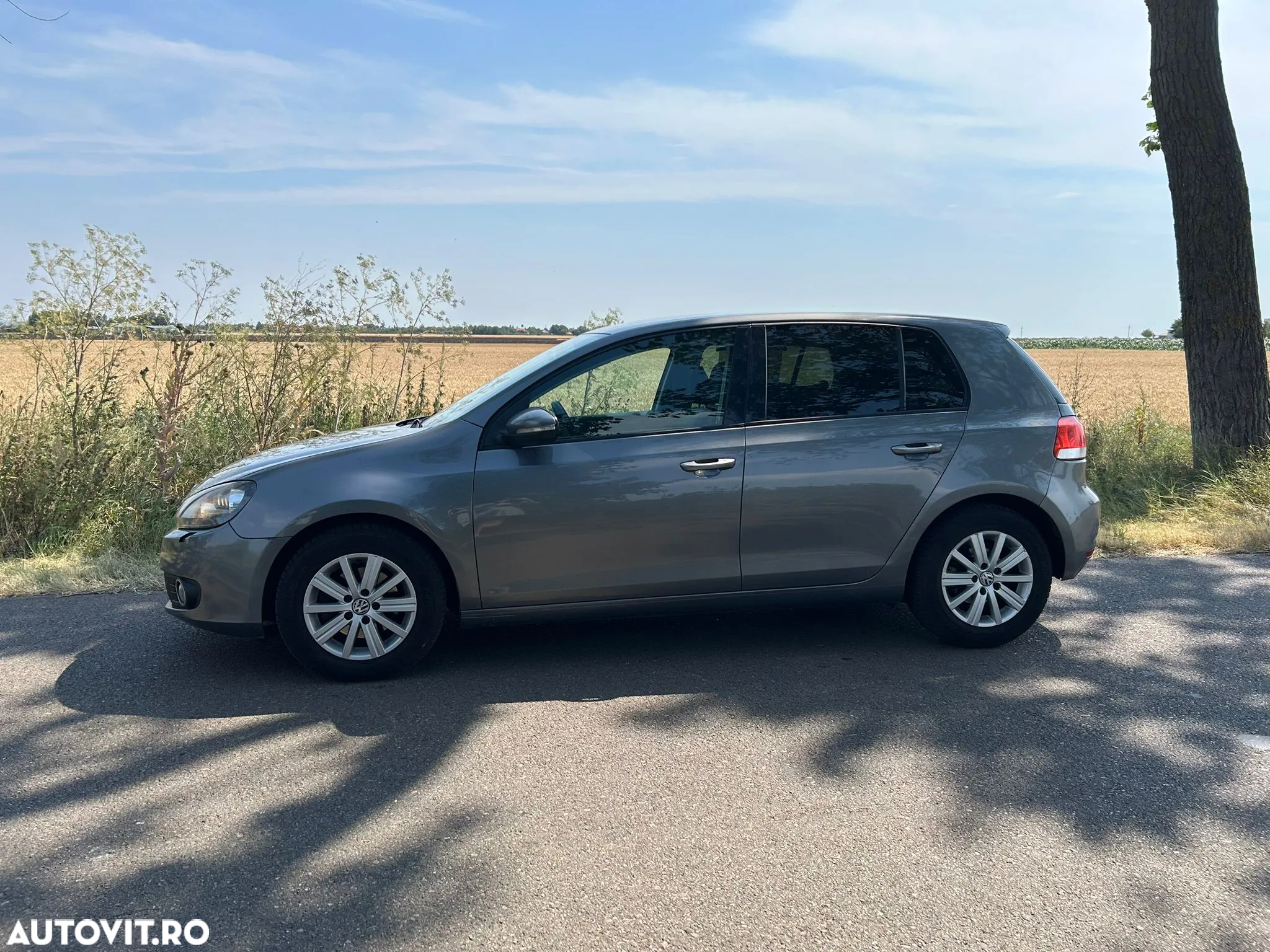 Volkswagen Golf 1.6 TDI DPF Comfortline - 4