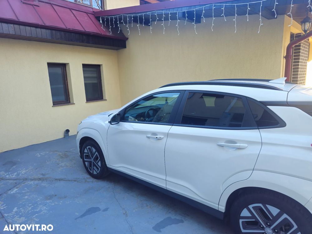 Hyundai KONA - 4