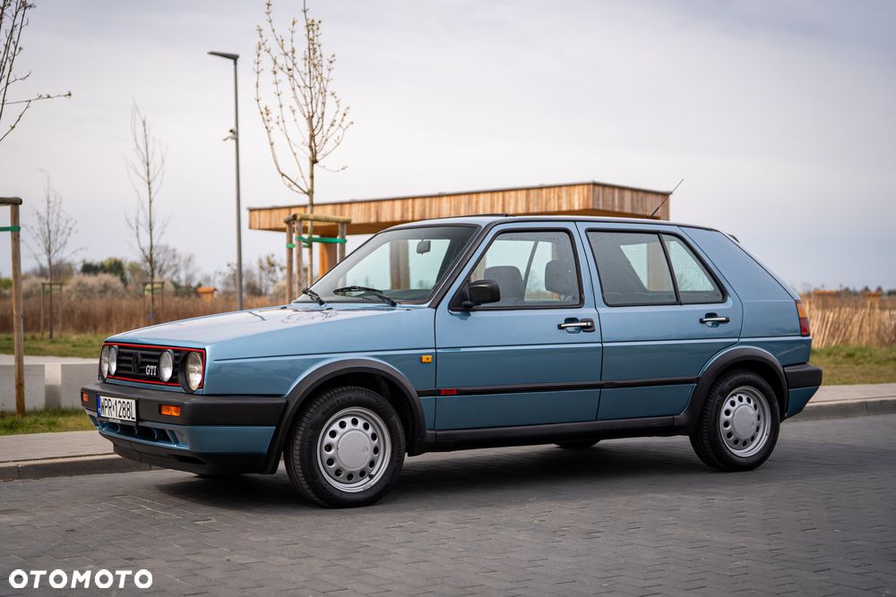 Volkswagen Golf - 8