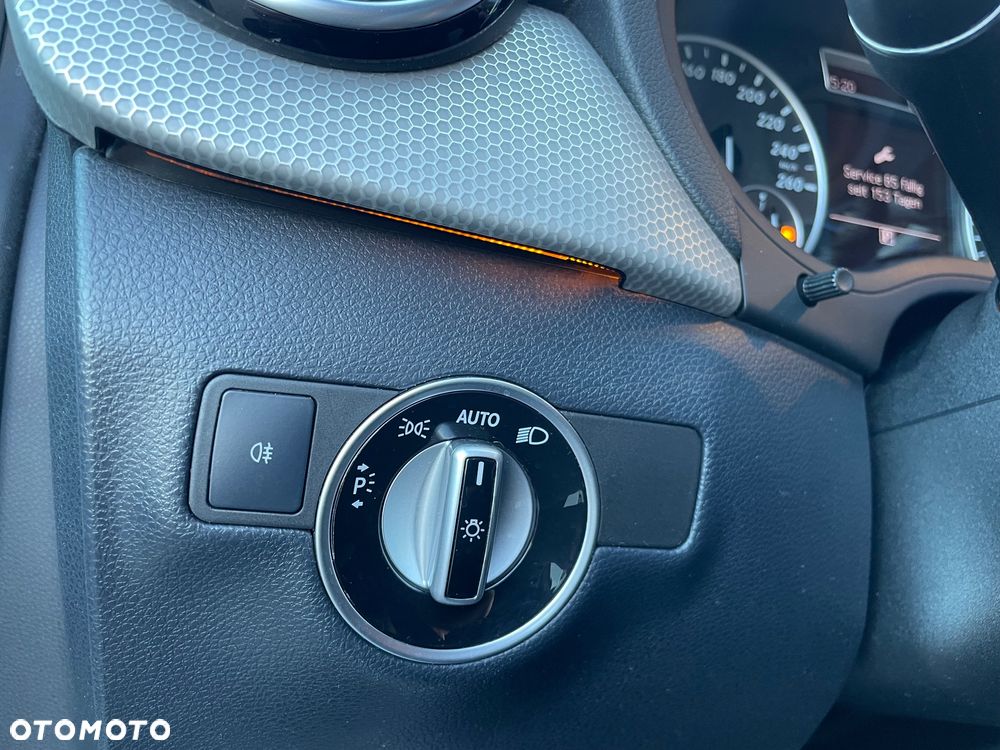 Mercedes-Benz Klasa B 180 CDI (BlueEFFICIENCY) - 23