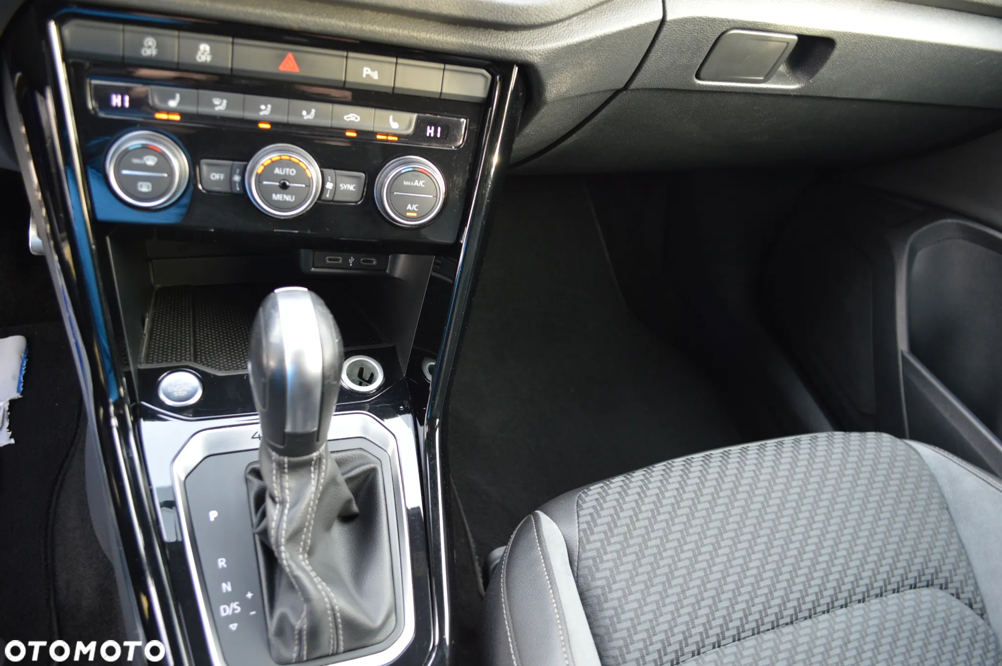 Volkswagen T-Roc 2.0 TSI 4Motion R DSG - 19
