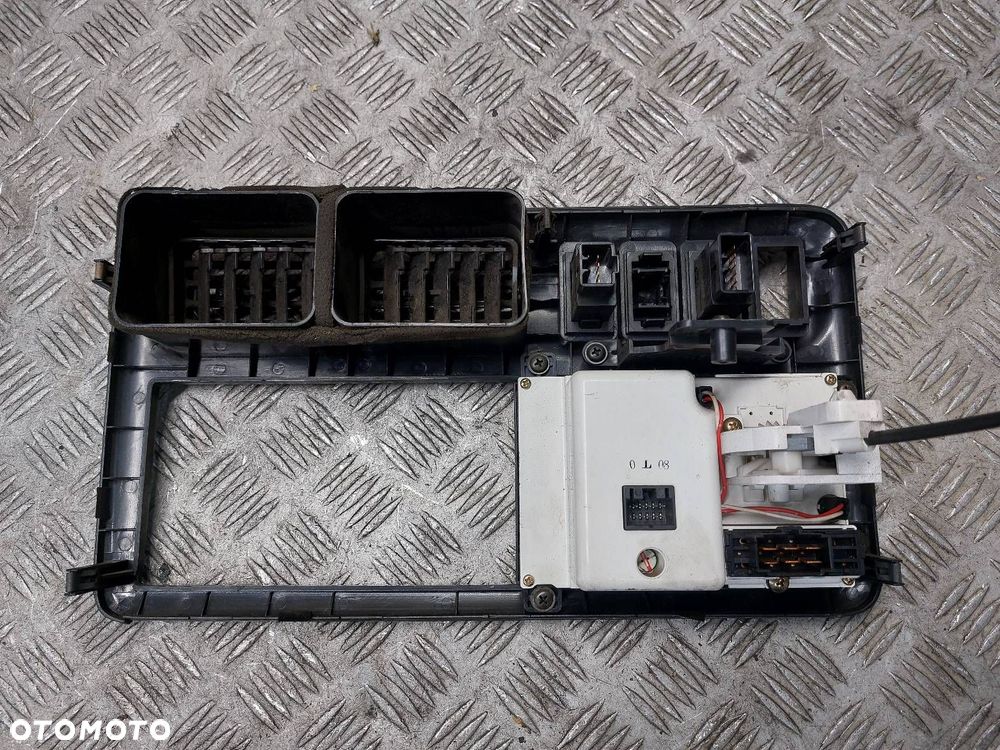 PANEL NAWIEWU KONSOLA ŚRODKOWA RAMKA KIA BONGO K2700 II LIFT - 4