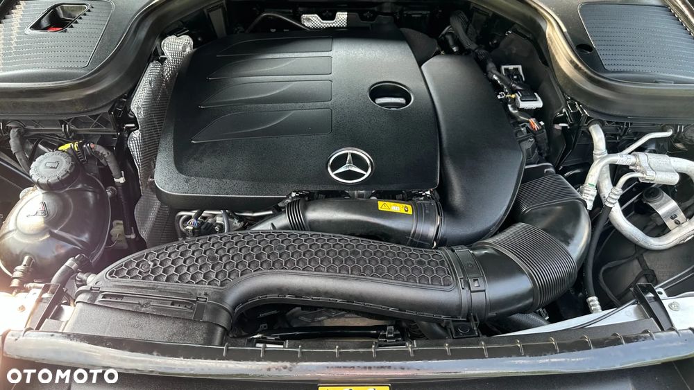 Mercedes-Benz GLC 300 4Matic 9G-TRONIC AMG Line Plus - 22