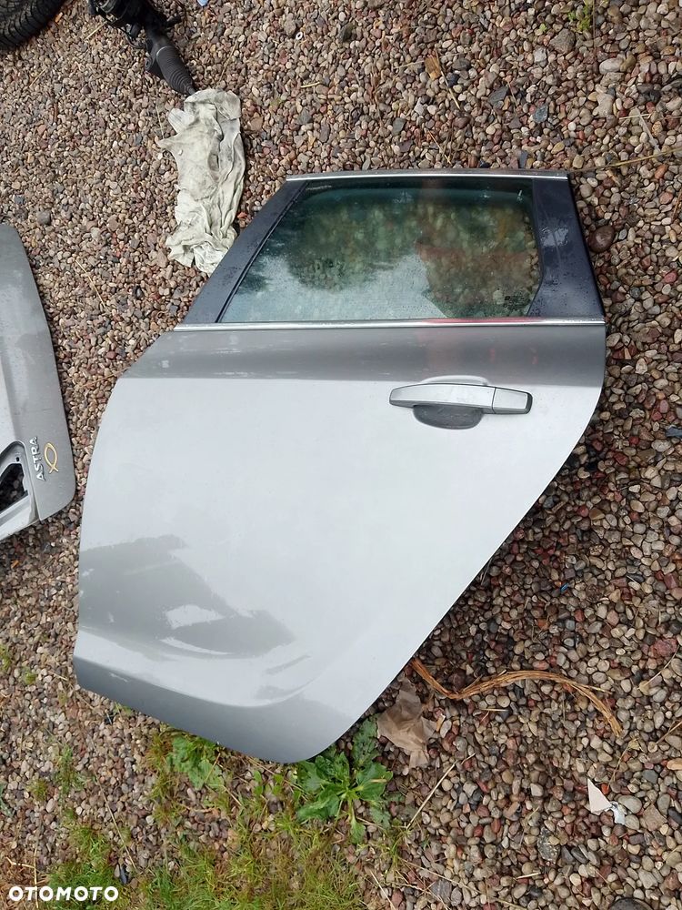OPEL ASTRA J IV LIFT  DRZWI LEWE TYLNE LEWY TYŁ  - Z41W - 2