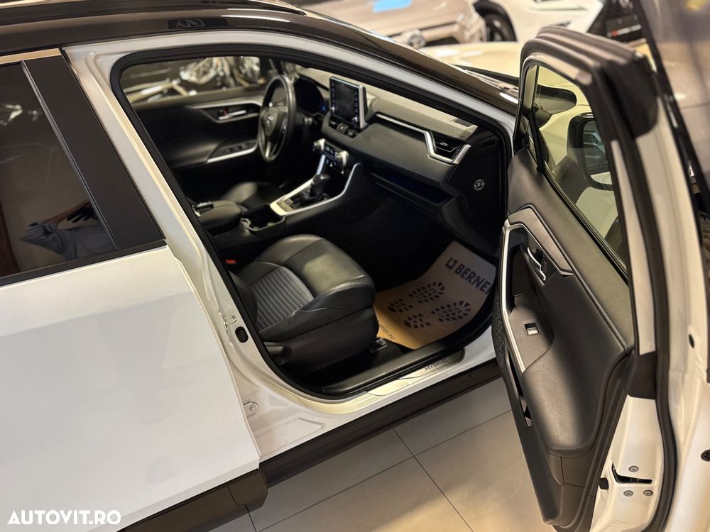 Toyota RAV4 - 8