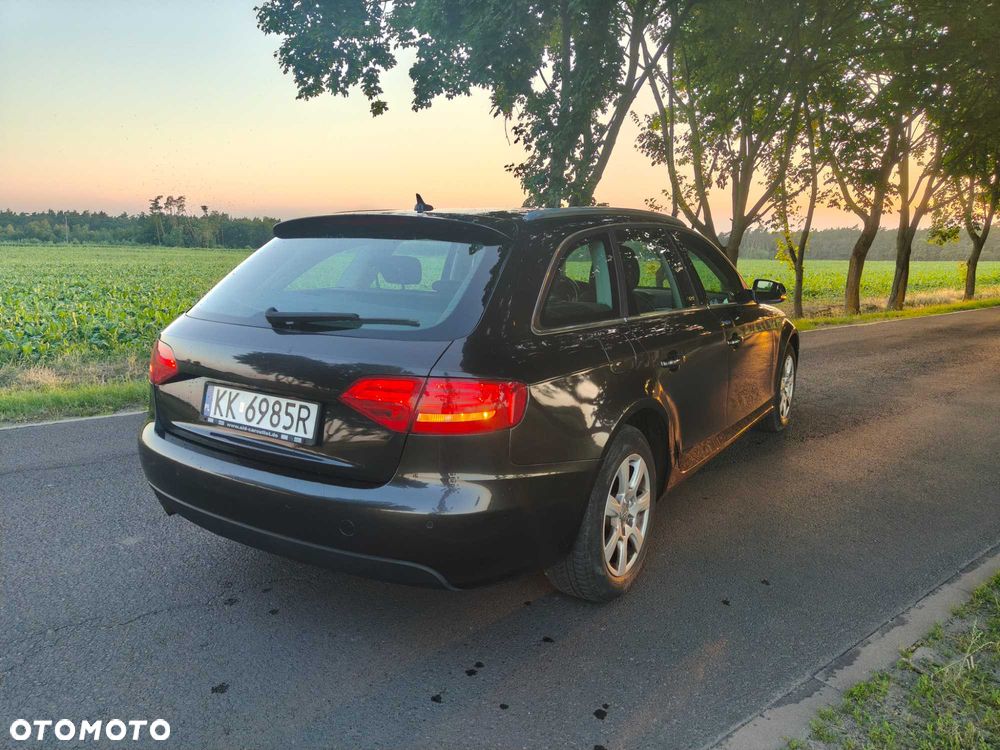 Audi A4 Limousine - 5