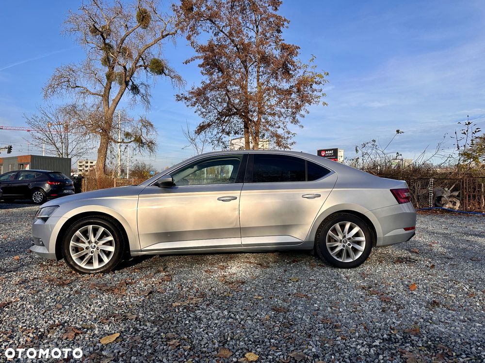 Skoda Superb 2.0 TDI Style DSG - 4