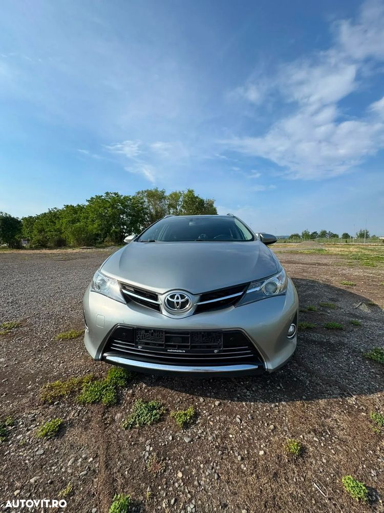 Toyota Auris 2.0 L D-4D Stop&Start Luna - 1
