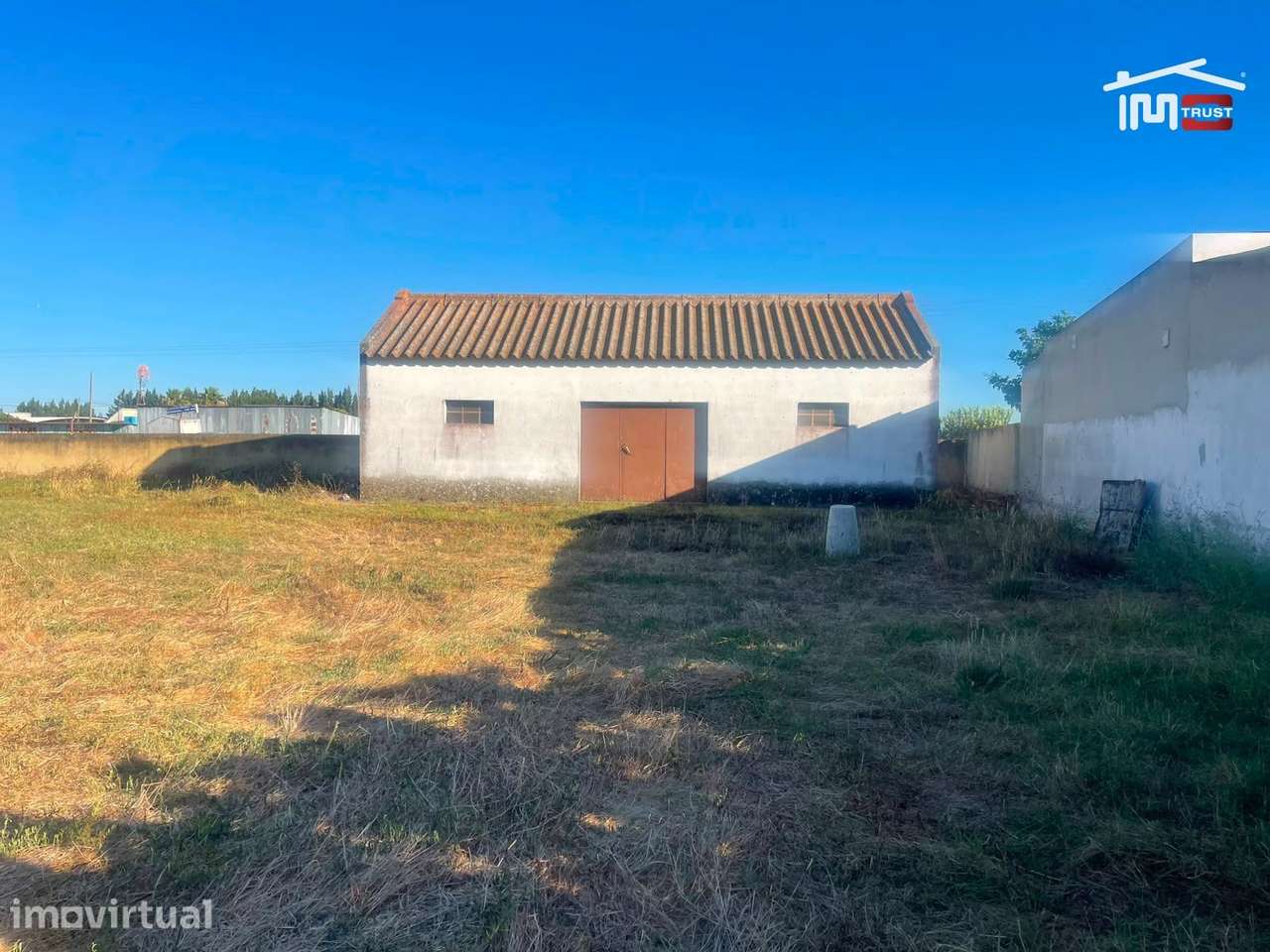 Terreno Urbano 2.500 m² com Armazém e Viabilidade para 2 Moradias e... - Grande imagem: 3/34