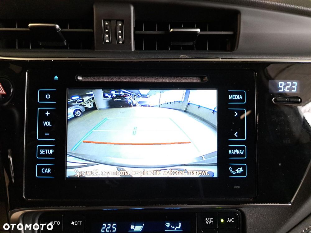 Toyota Auris Hybrid 135 Premium - 22