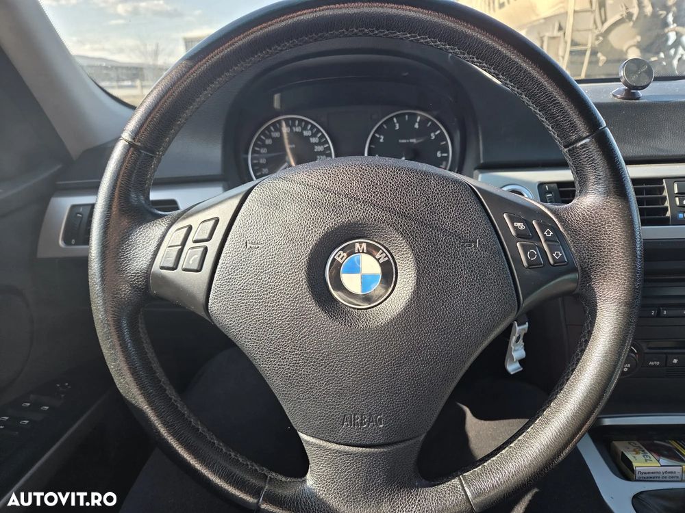 BMW Seria 3 318i - 6