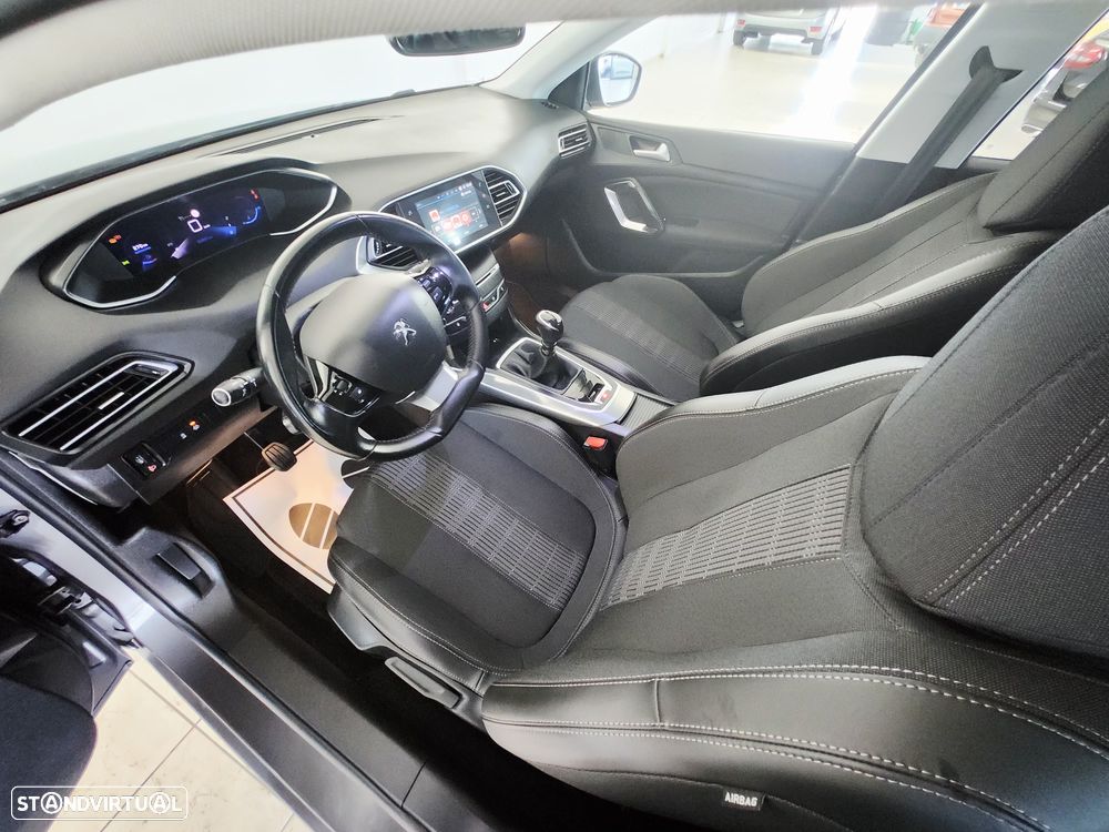 Peugeot 308 SW BlueHDi 130 Allure - 14