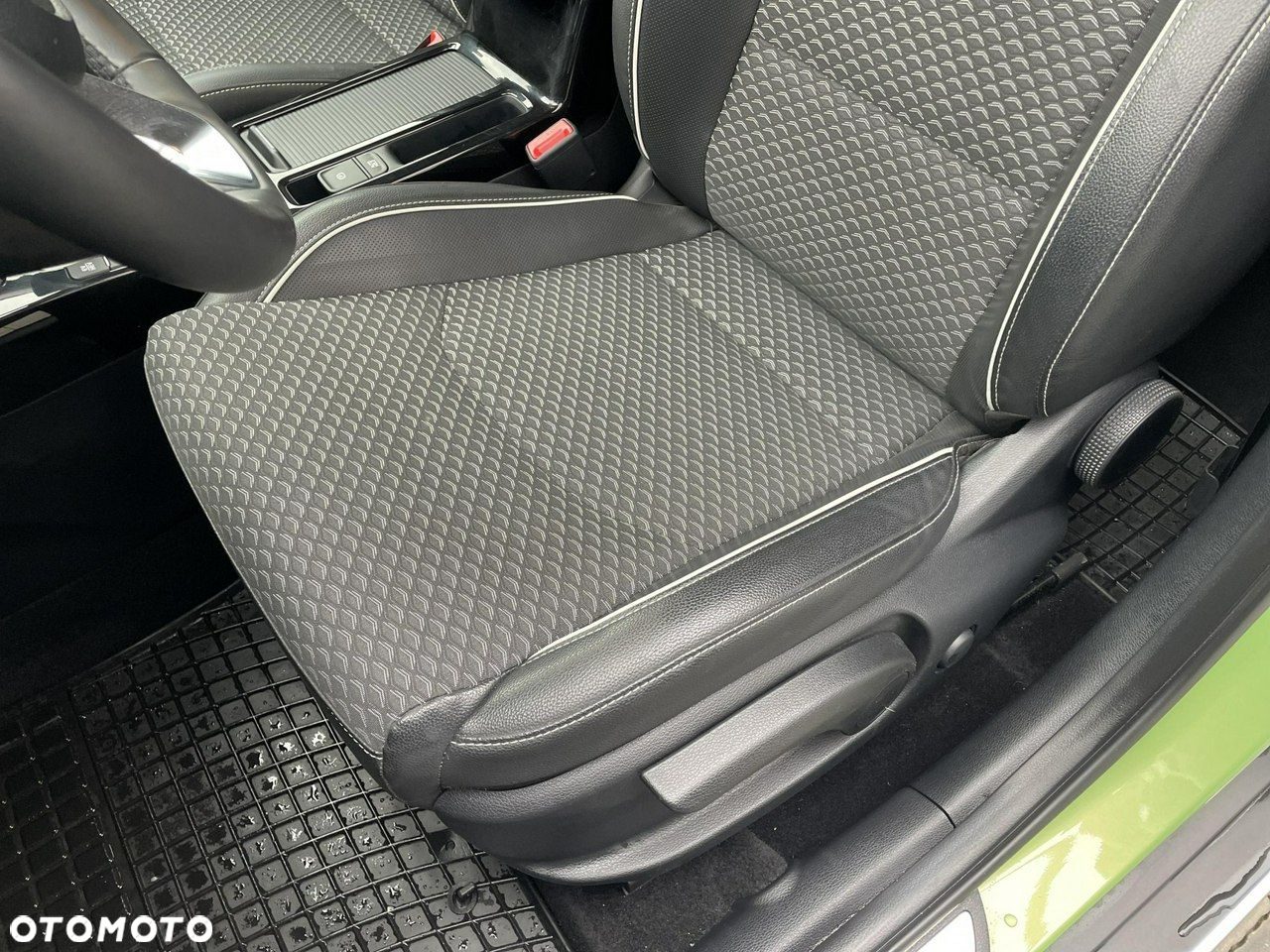 Kia XCeed - 12