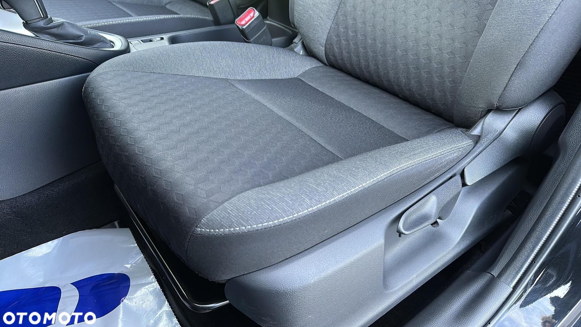 Toyota Yaris Hybrid 1.5 Comfort - 14