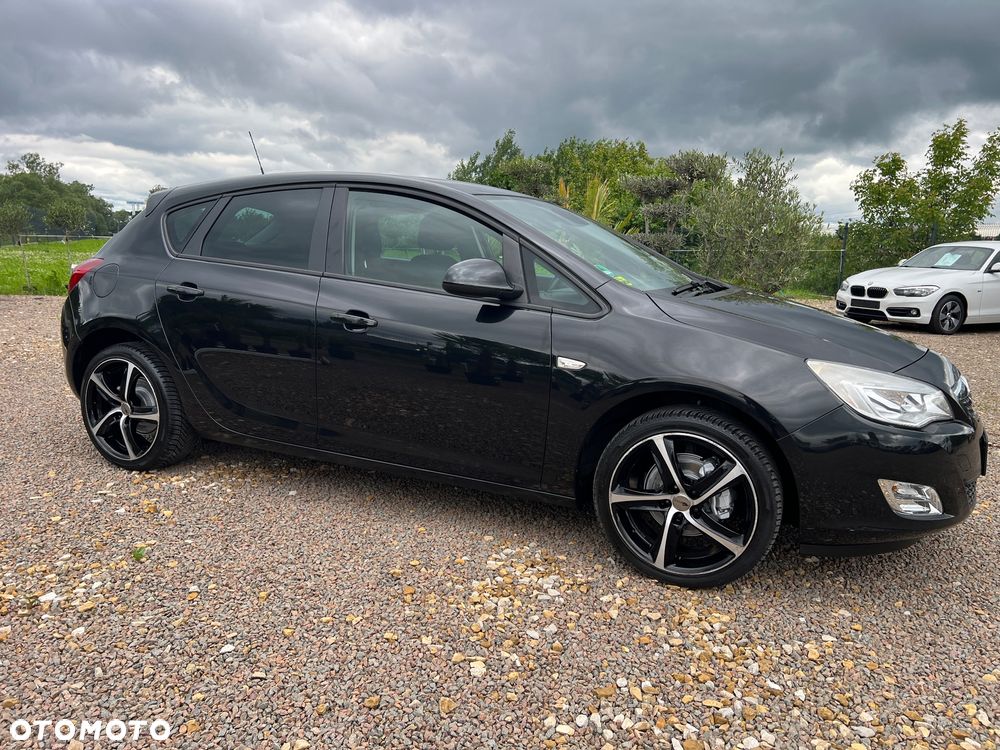 Opel Astra 1.6 Design Edition - 4