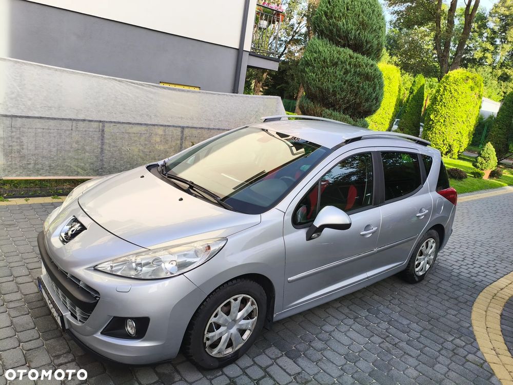 Peugeot 207 - 8