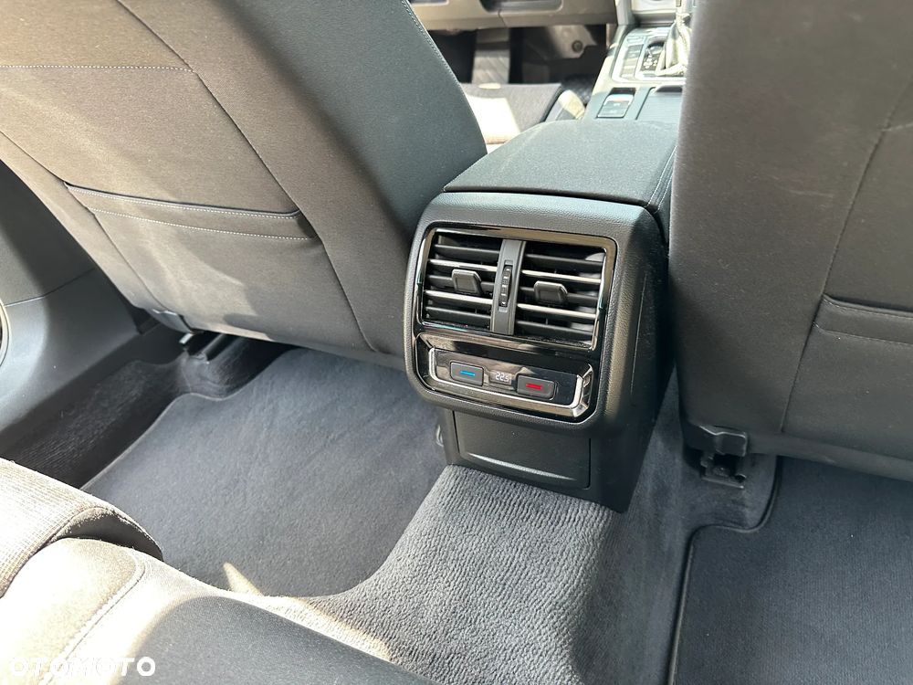 Volkswagen Passat Variant - 26