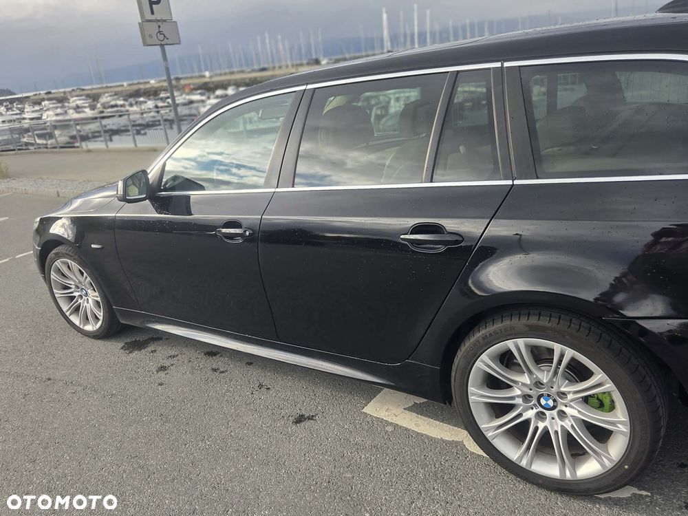 BMW Seria 5 525d - 12