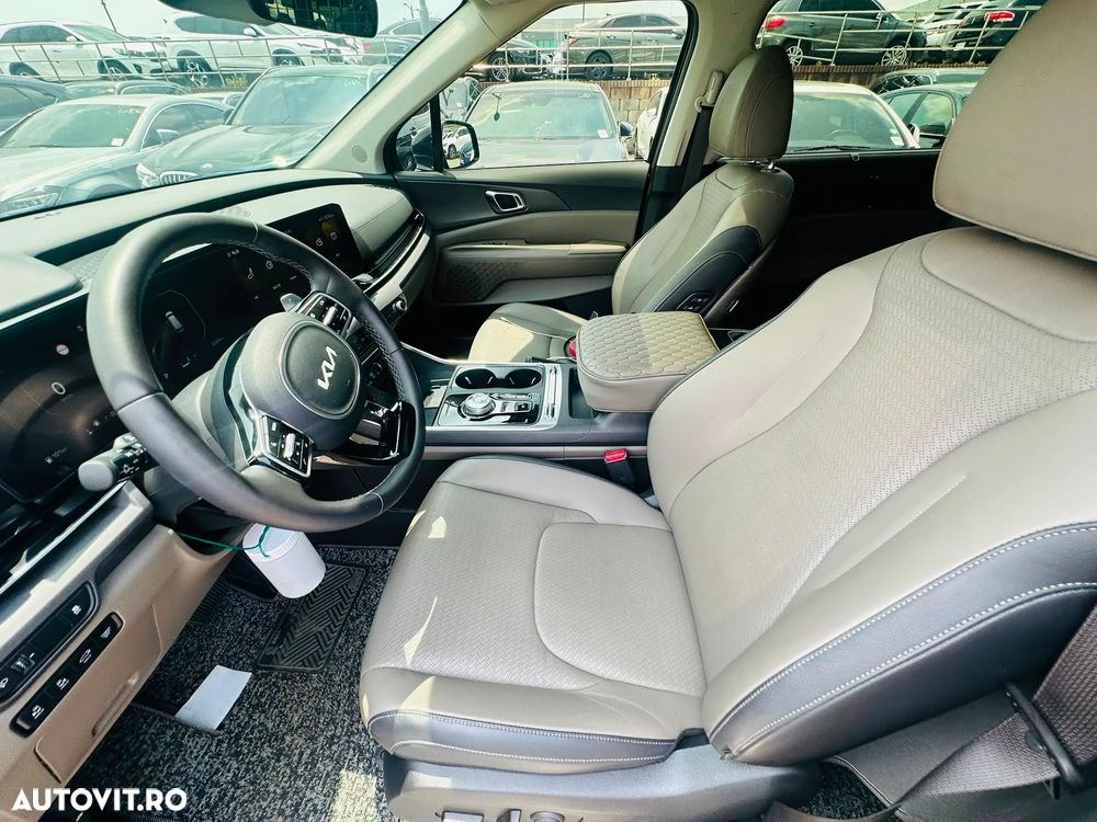 KIA Carnival 2024 — imagine 11