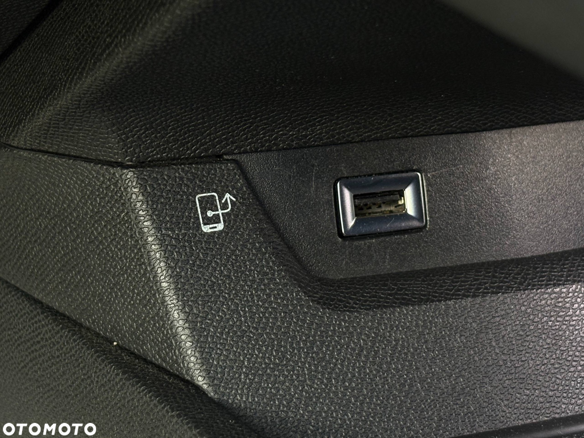 Peugeot 508 BlueHDi 130 EAT8 Allure - 25