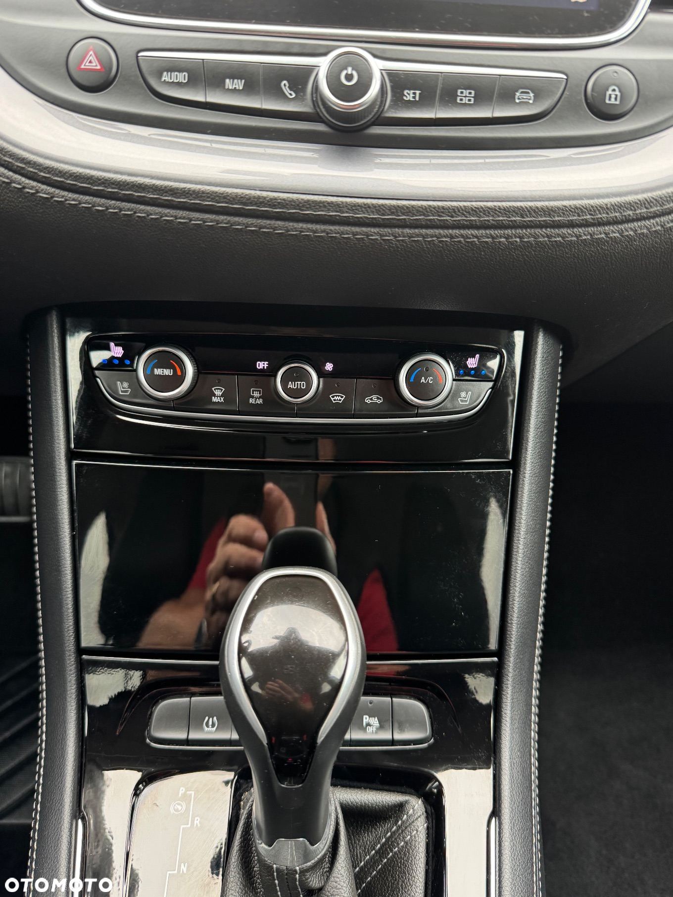 Opel Grandland X 2.0 D Start/Stop Automatik Business Innovation - 31
