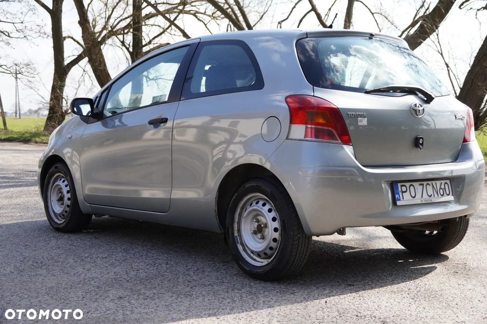 Toyota Yaris 1.33 Luna - 4