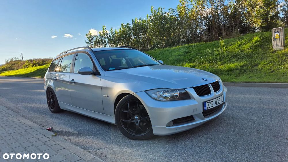 BMW Seria 3 320i - 1