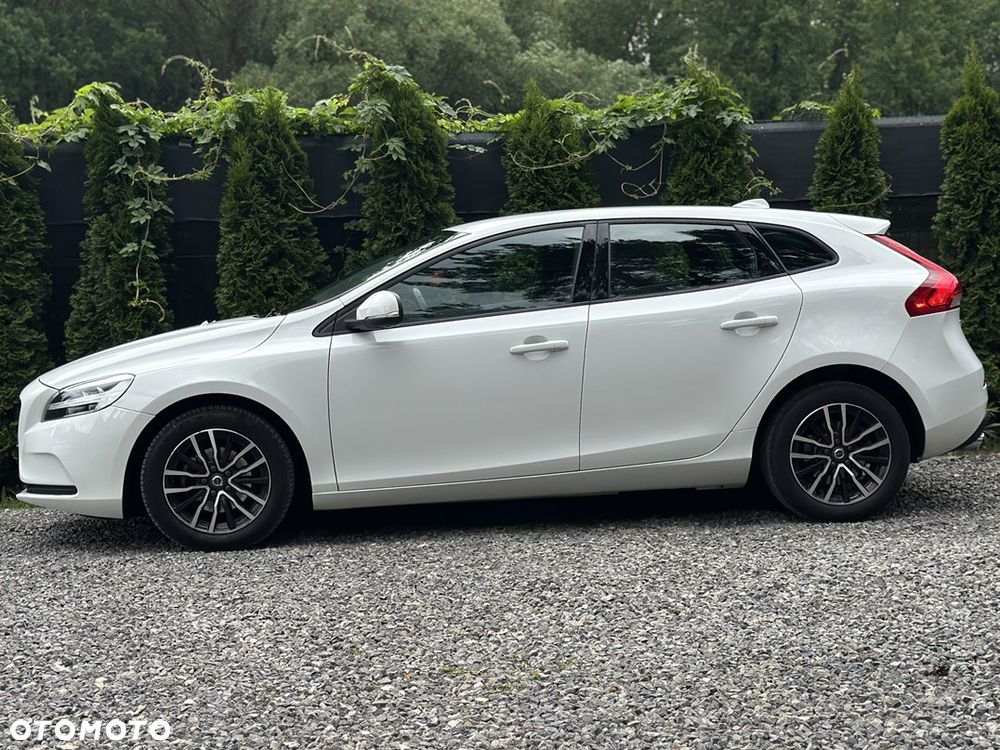 Volvo V40 D2 Momentum - 16