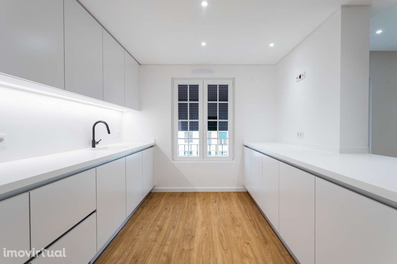 T2 no Neudel Novo: Espetacular Apartamento Novo com Acabamentos de Alt - Grande imagem: 3/39