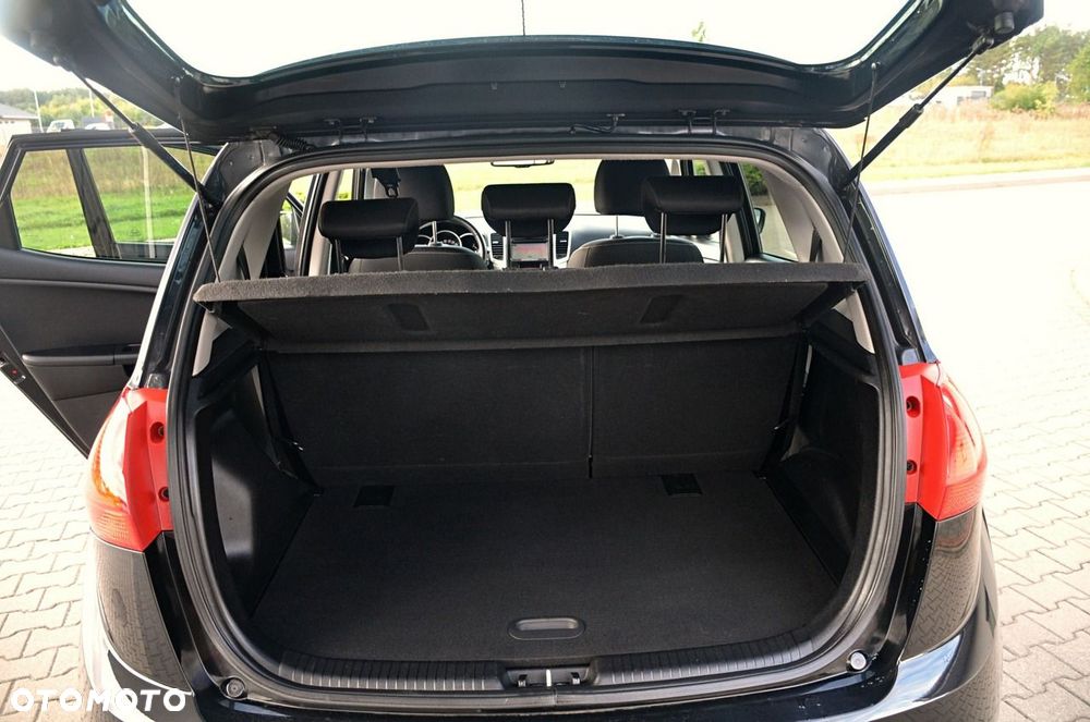 Kia Venga - 22