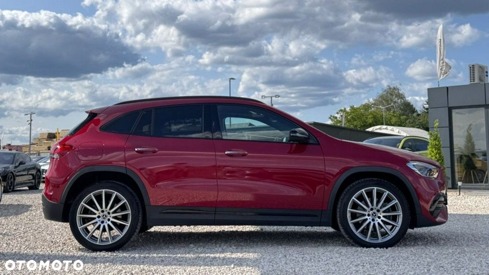 Mercedes-Benz GLA 250e AMG Line - 3