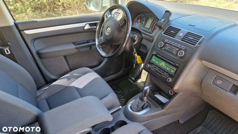 Volkswagen Touran 1.6 TDI DPF DSG Highline - 11