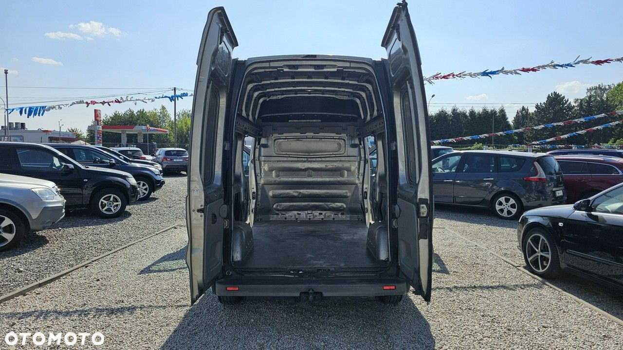 Renault Trafic - 18