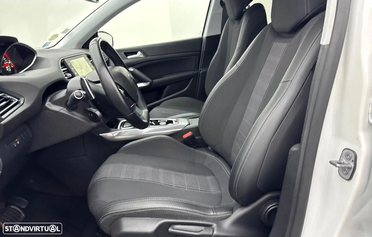 Peugeot 308 1.2 PureTech Allure EAT8 - 5