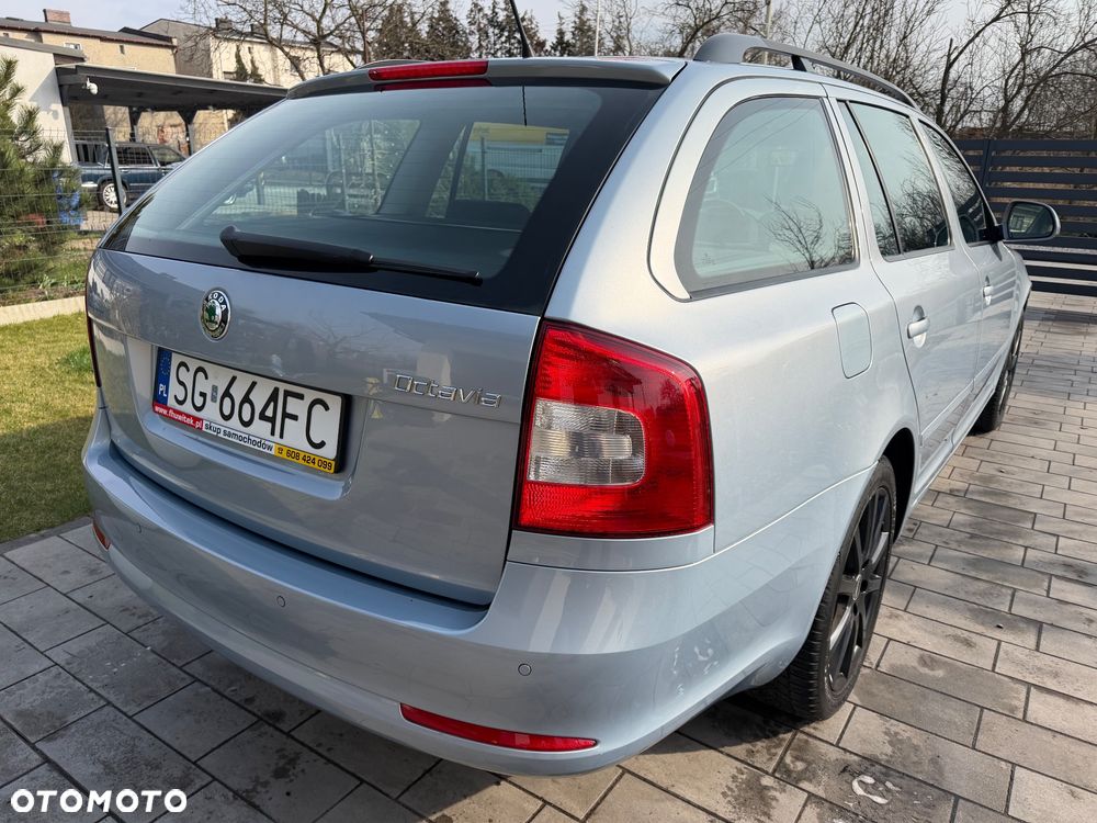 Skoda Octavia 1.6 Combi Style - 4