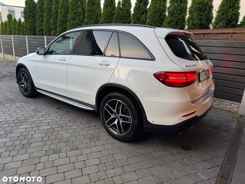 Mercedes-Benz GLC 250 4Matic 9G-TRONIC AMG Line - 8