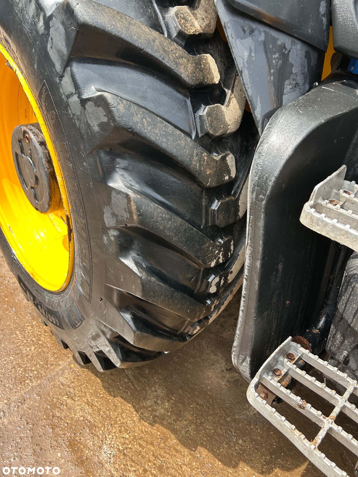 JCB 4CX - 8