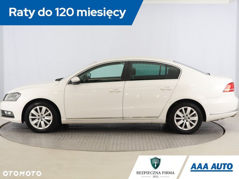 Volkswagen Passat - 4