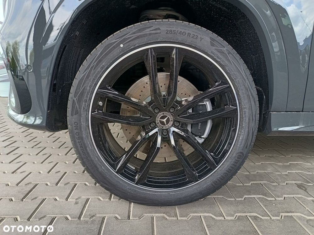Mercedes-Benz GLS - 28