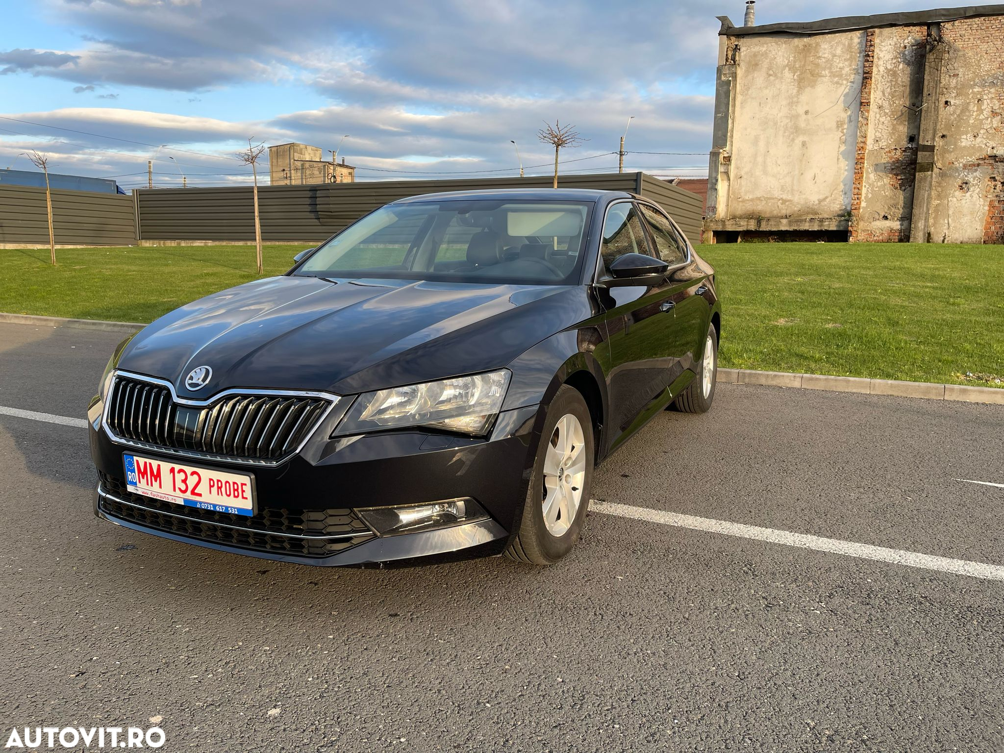 Skoda Superb 2.0 TDI DSG Premium Edition - 2