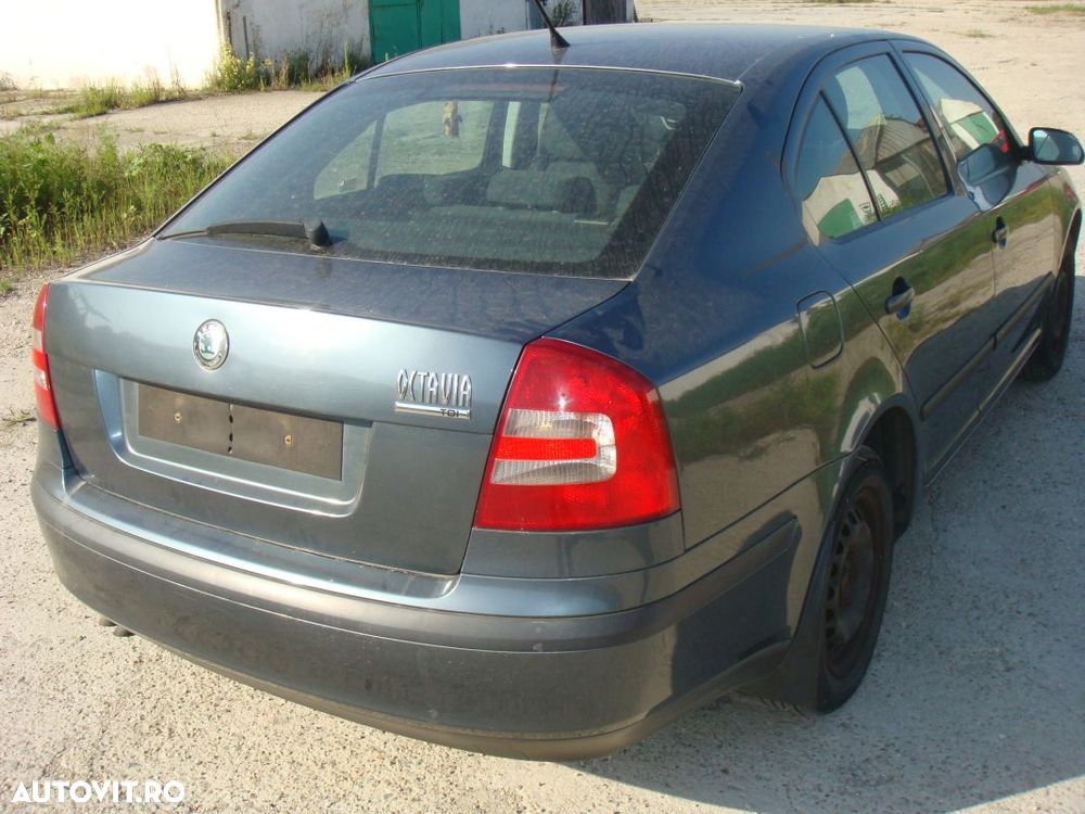 BARA SPATE SKODA OCTAVIA 2 HATCHBACK - 1