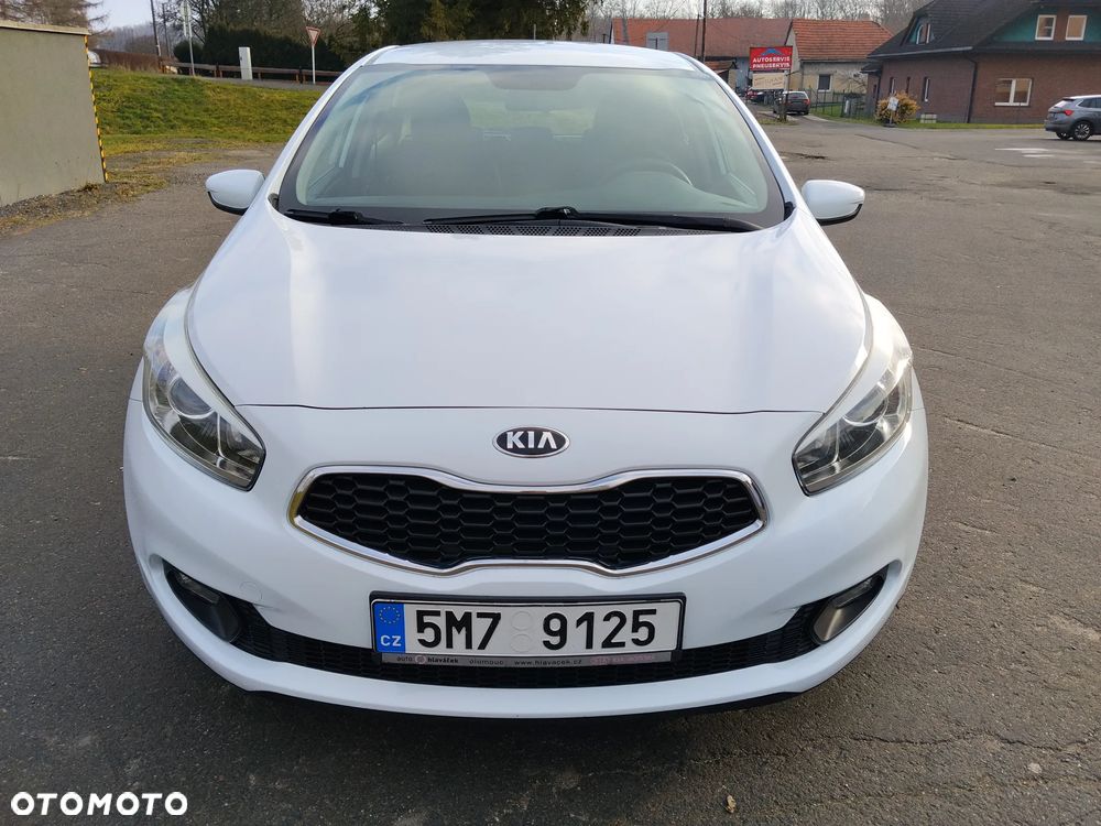 Kia Ceed - 12