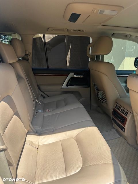 Toyota Land Cruiser - 8