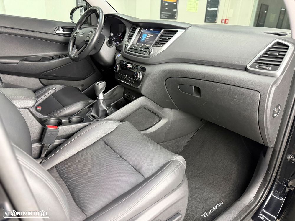 Hyundai Tucson 1.7 CRDi Executive - 26