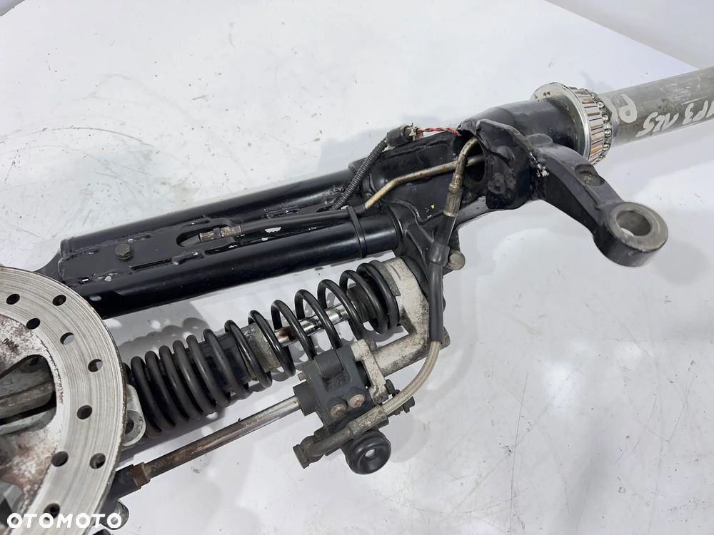 Noga zwrotnica zawieszenie P  Piaggio MP3 125 - 6