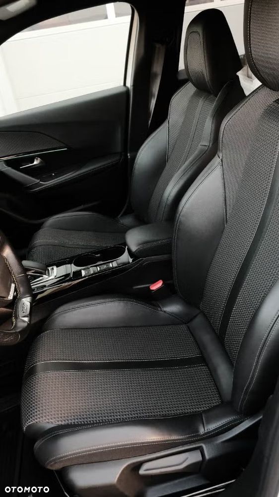 Peugeot 2008 136 GT - 13