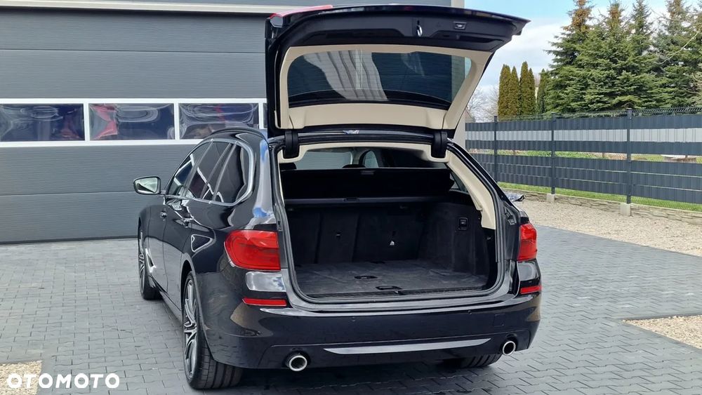 BMW Seria 5 530d Touring Sport Line - 15