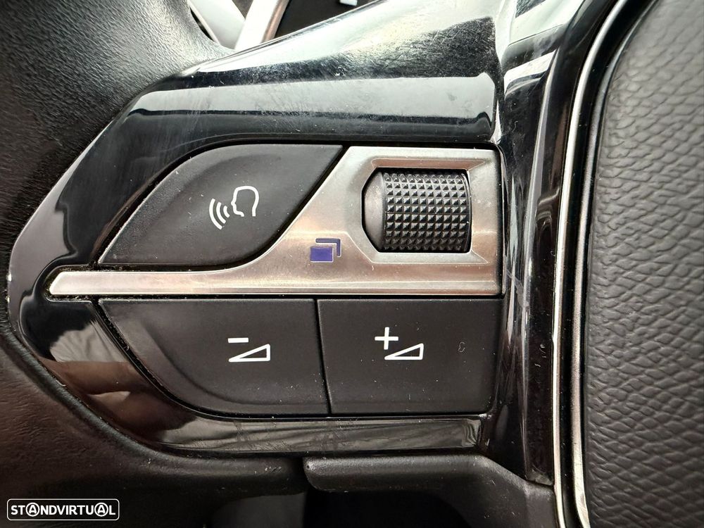 Peugeot 3008 1.2 PureTech Allure Pack EAT8 - 16